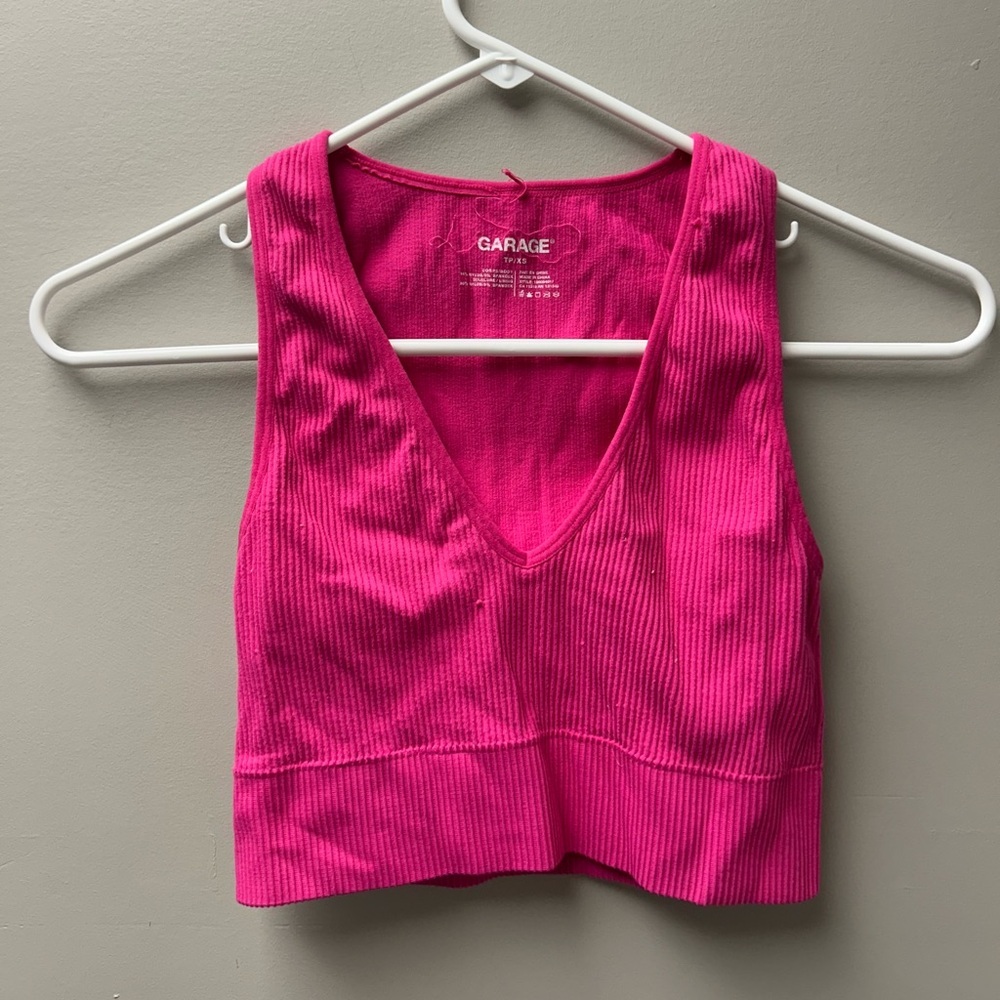 Garage Women’s Pink Ribbed V‎ Neck Cropped Top